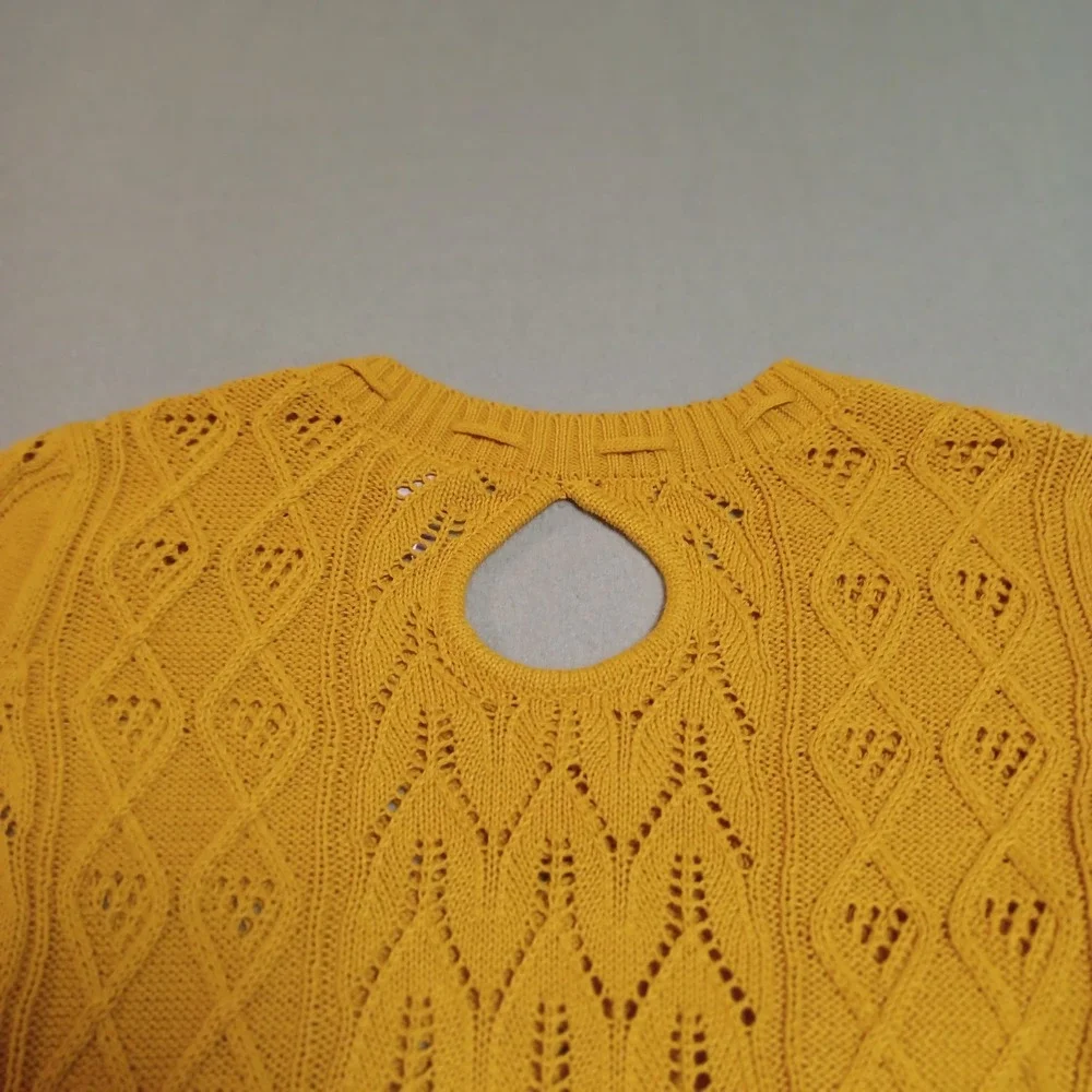 Alya Sweater Womens Medium Yellow Pointelle Open Knit Keyhole Back Pullover